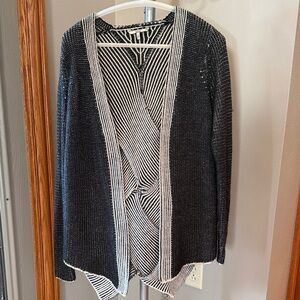 BKE Black and White Open-Front Cardigan